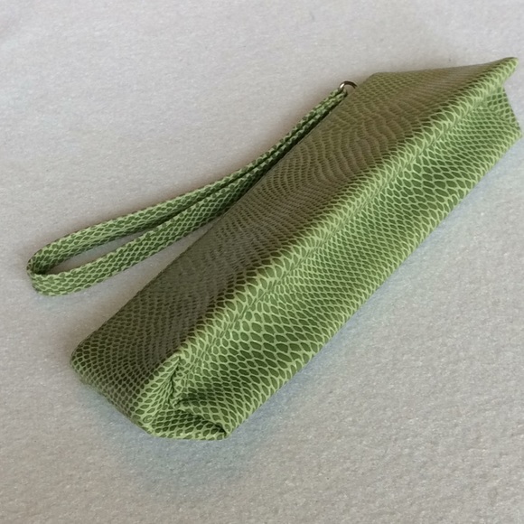 FINAL SALE PRICE Ann Taylor + 2 Other Bags for Makeup or Whatever - Picture 5 of 7